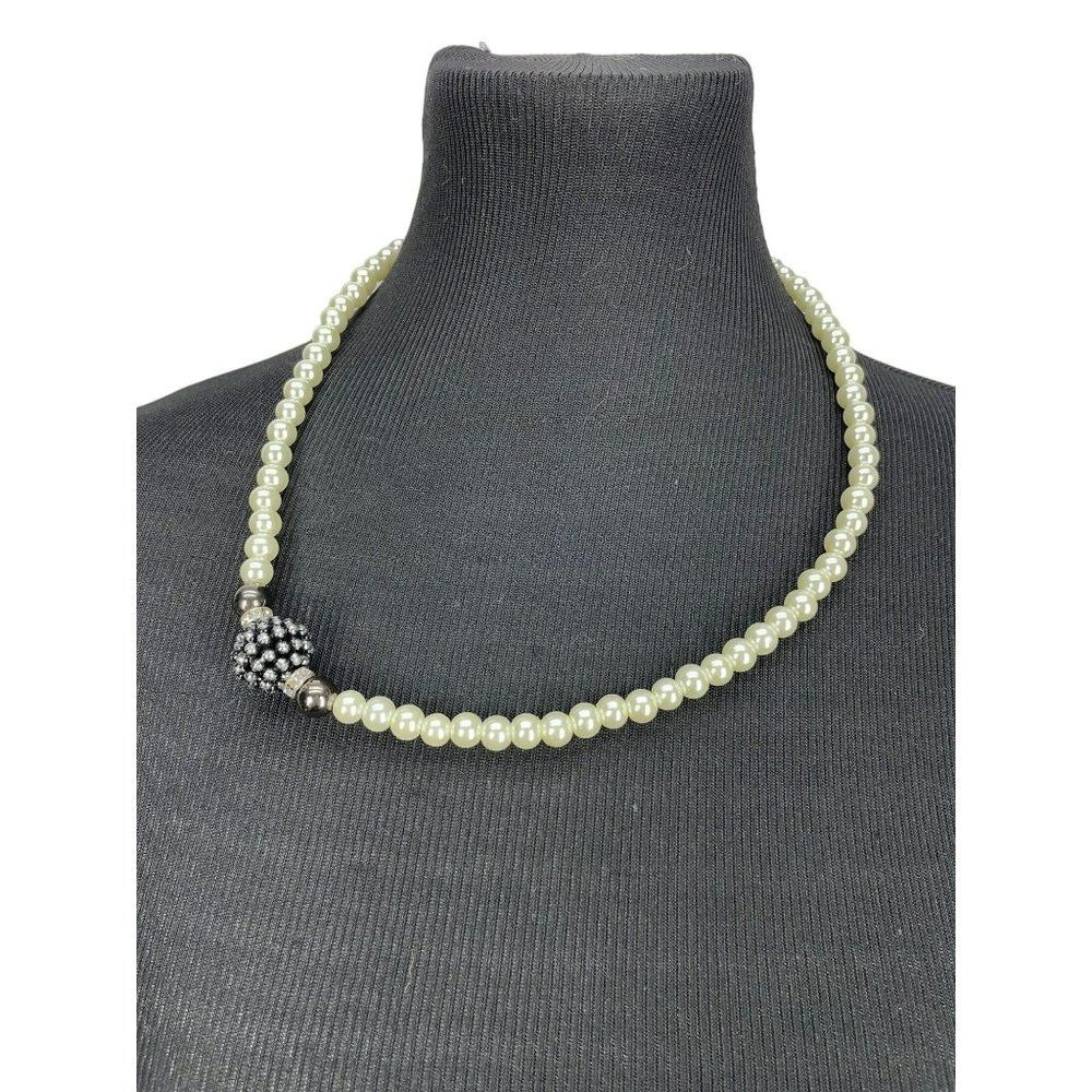 Vintage Strand White Gray Pearl Silver Beaded Cluster Ball Pendant Necklace‎